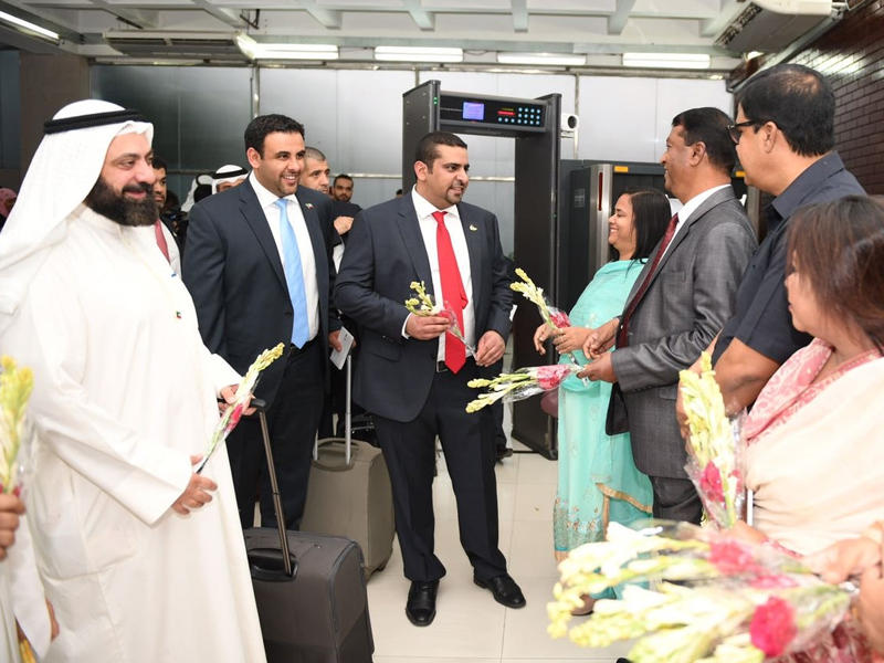  وفد الشعبة البرلمانية الكويتية اثناء وصوله الى (دكا) - كونا