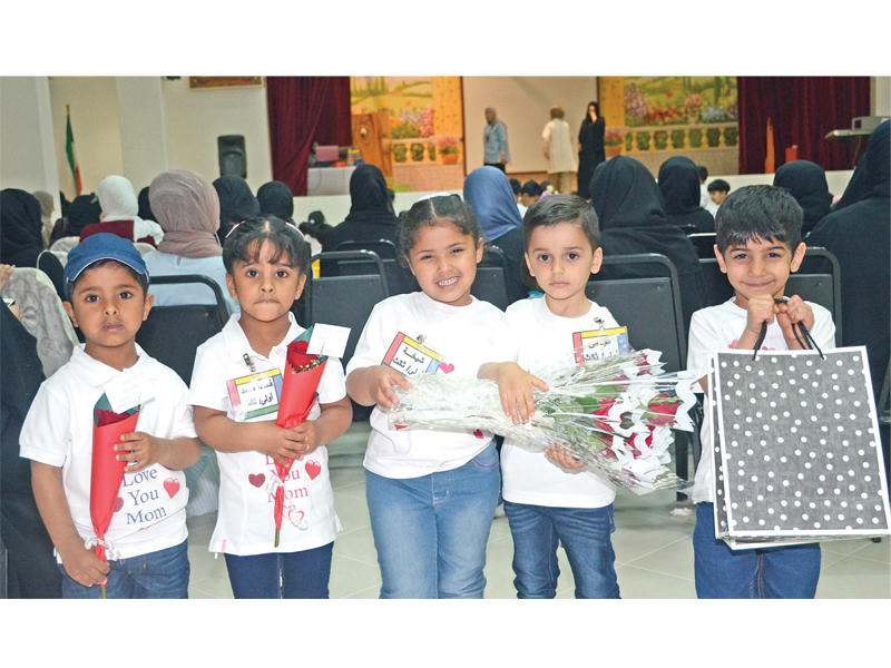 عدد من براعم روضة الخيراتn