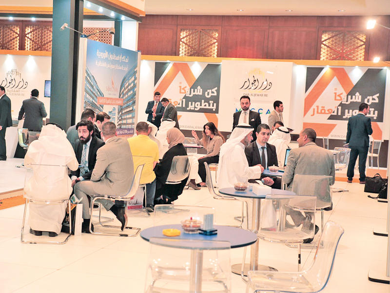 جانب من أحد معارض النخبة السابقة