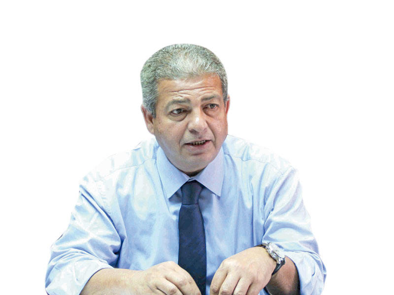  خالد عبدالعزيز وزير الشباب والرياضة المصري
