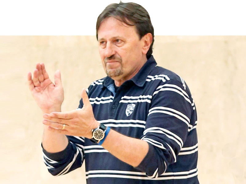  المدرب البوسني لفريق نادي الجهراء لكرة السلة سابت هدزيتش
