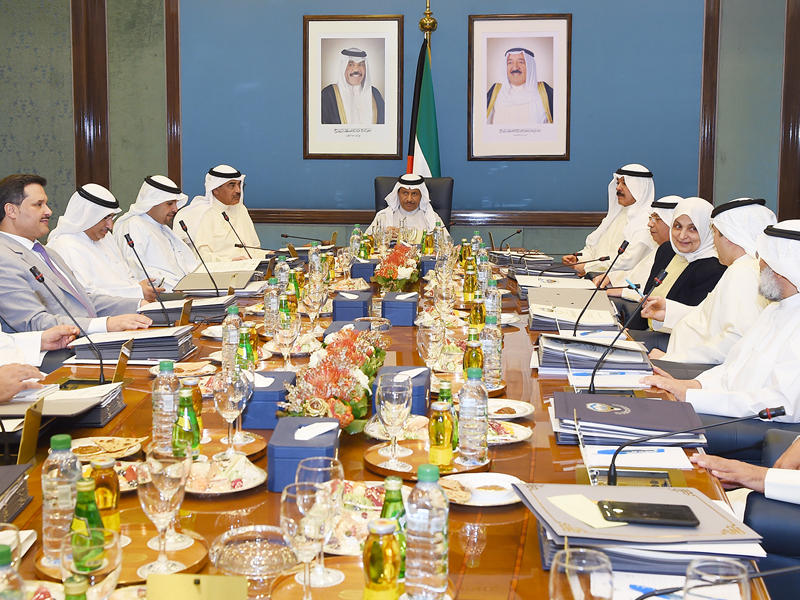 المبارك مترئساً اجتماع مجلس الوزراء