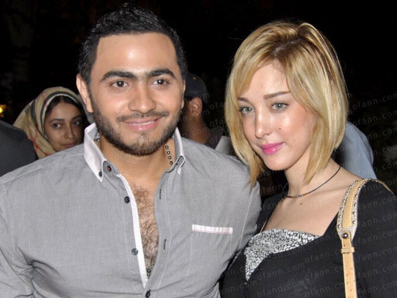 مصممة الأزياء والفنانة المعتزلة بسمة بوسيل و المطرب المصري تامر حسني