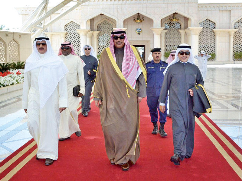 صباح الخالد خلال مغادرته إلى بروكسل