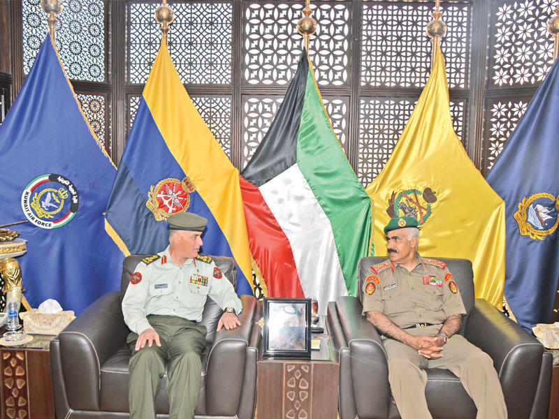 الخضر أثناء استقباله المسؤول الأردني