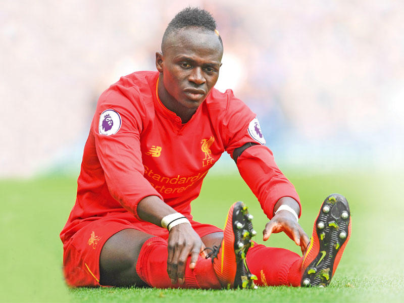  مهاجم فريق ليفربول الإنكليزي السنغالي ساديو ماني