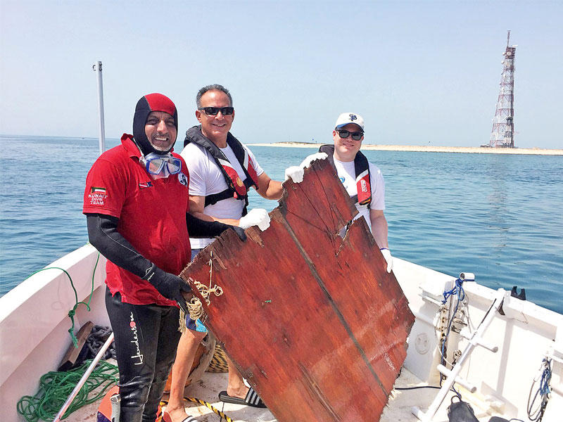  الفاضل والوفد الأميركي خلال زيارة كبر