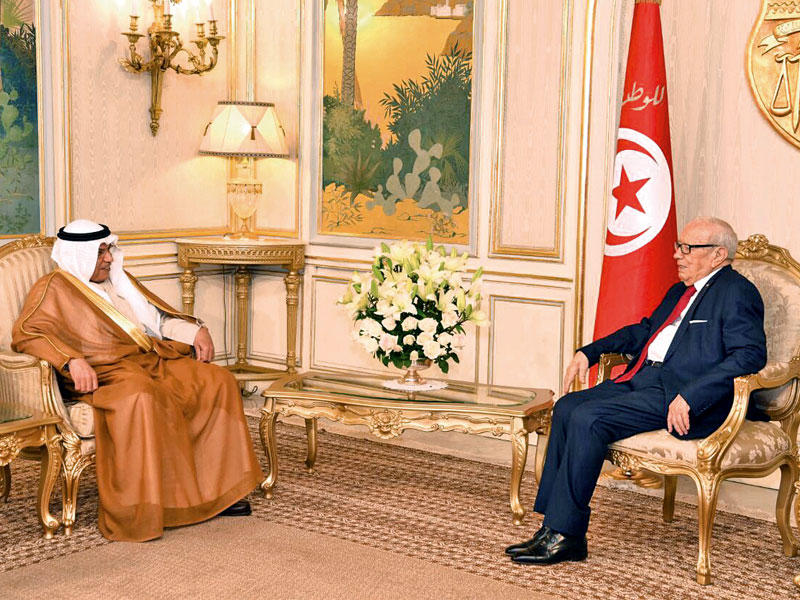 السبسي مستقبلاً الجراح