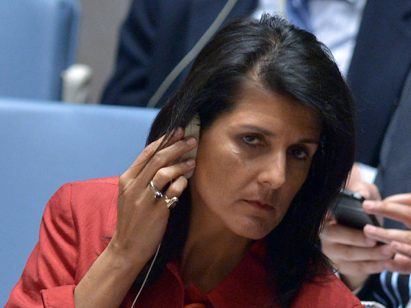  السفيرة الاميركية لدى الامم المتحدة نيكي هايلي خلال اجتماع مجلس الأمن اليوم