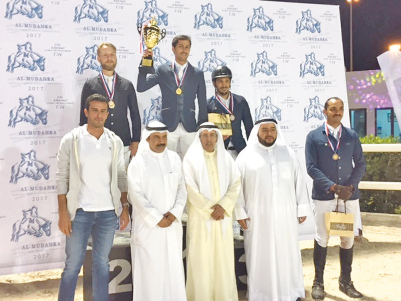 يوسف وخالد المضاحكة مع الفائزين بارتفاع 130 سمn