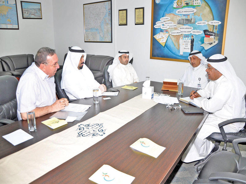 جانب من اجتماع «المزارعين» و«الصناعات البترولية »