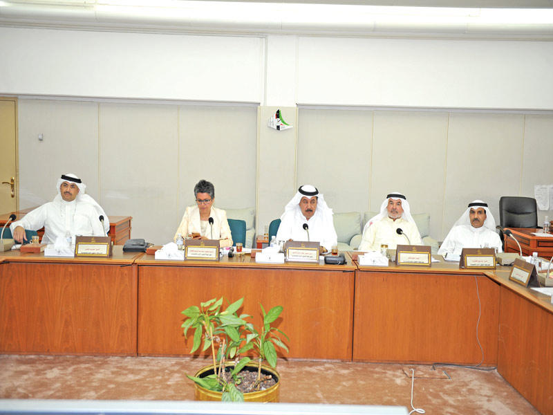 اللجنة المالية في اجتماع سابق