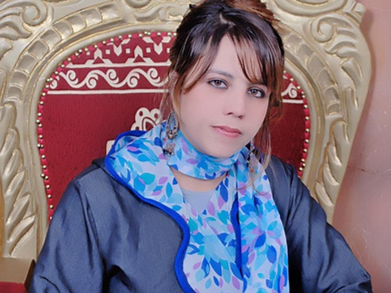 الأديبة المغربية خديجة عماري