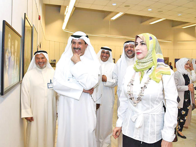 الأثري خلال المعرض الفني