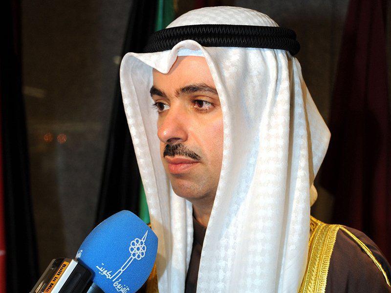  رئيس اللجنة المستشار في الديوان الأميري علي الراشد 