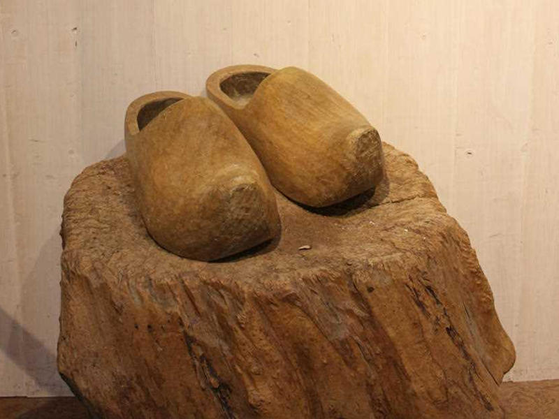 «القبقاب» الهولندي