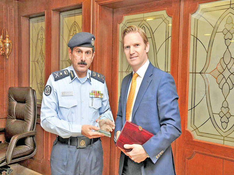 المكراد مستقبلاً دارين بانس