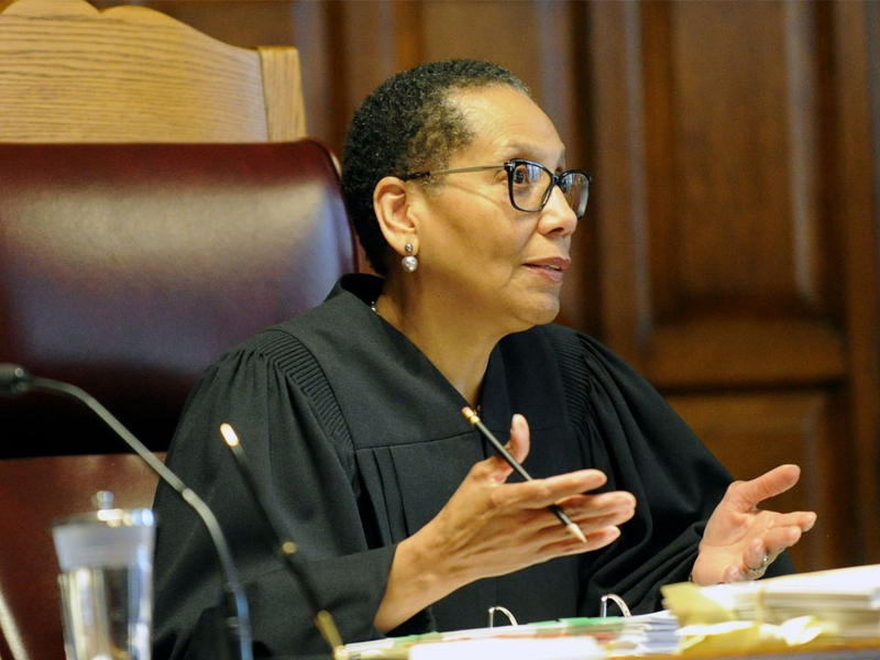 القاضية شيلا عبد السلام (65 عاما)