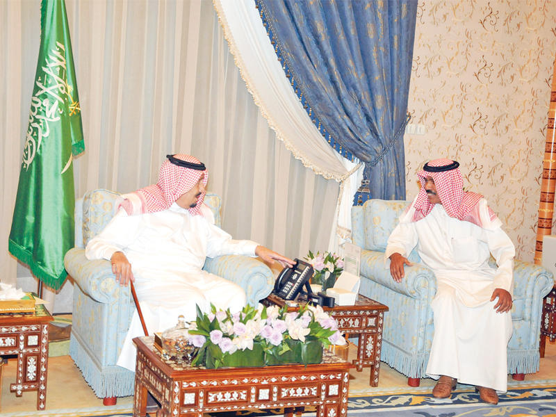 خادم الحرمين يستقبل ممثل الأمير