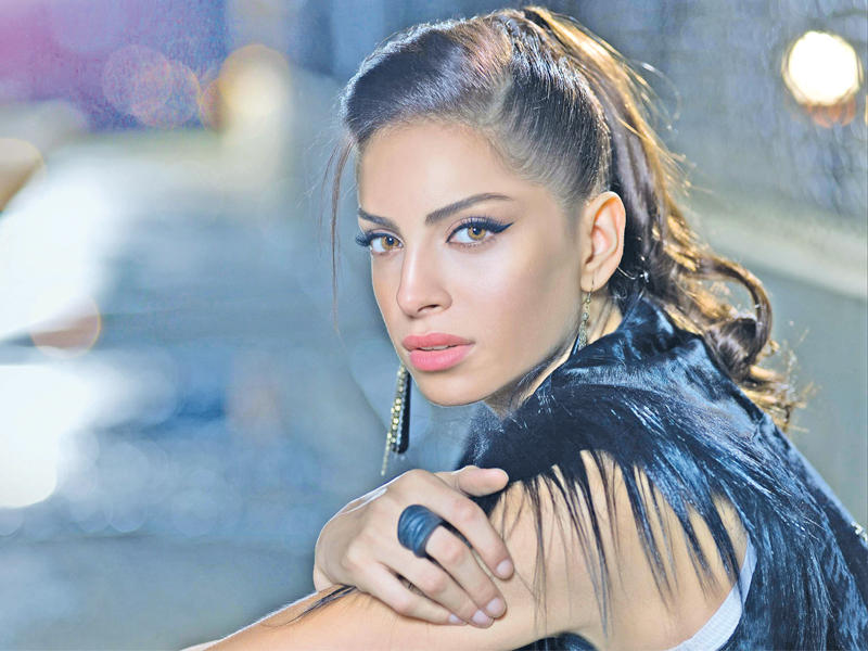 الفنانة المصرية آمال ماهر