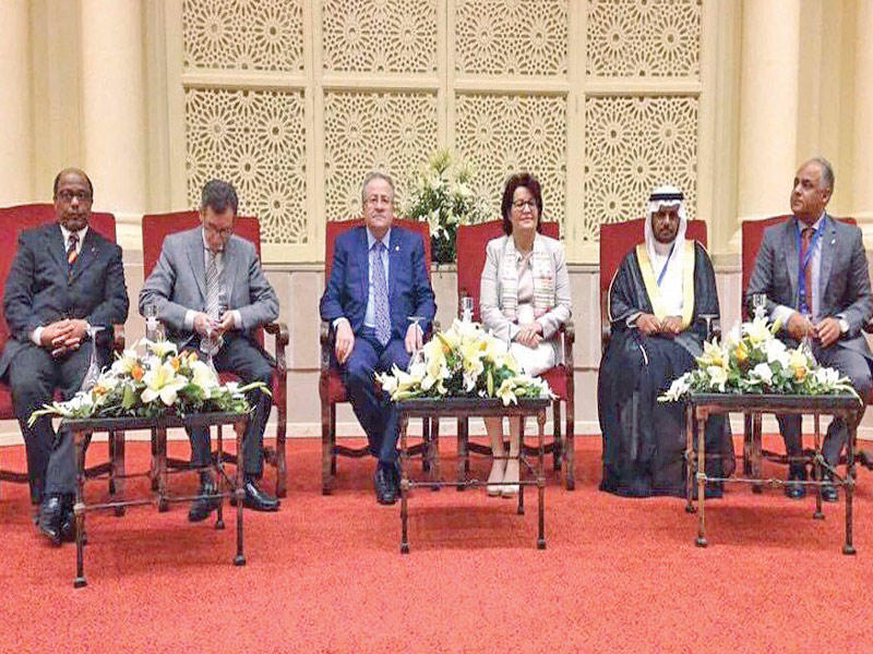 جانب من المشاركين في دورة المنظمة العربية للهلال الأحمر والصليب الأحمر بتونس