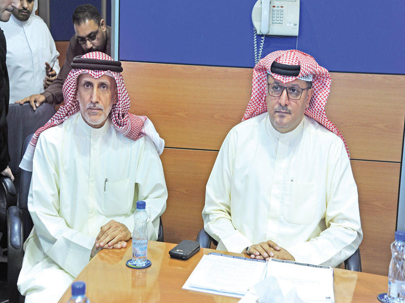 إبراهيم الصخي وعبدالله الحميضي أثناء العمومية    (تصوير عوض التعمري)