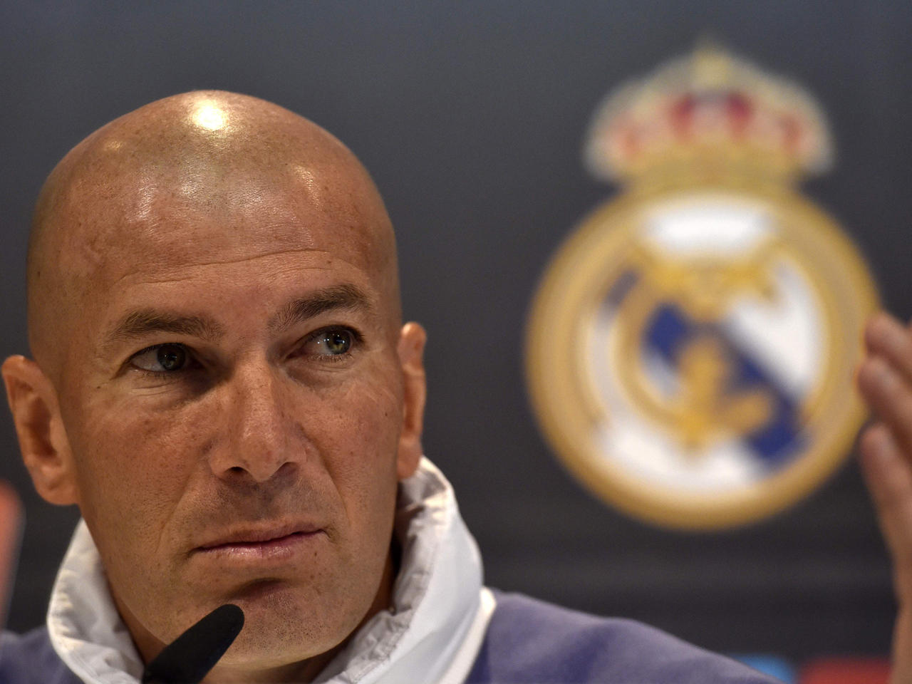 زيدان خلال المؤتمر الصحافي قبل مباراة الكلاسيكو