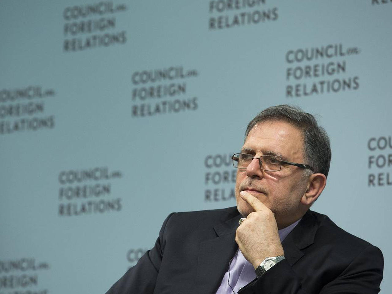 محافظ البنك المركزي الإيراني ولي الله سيف