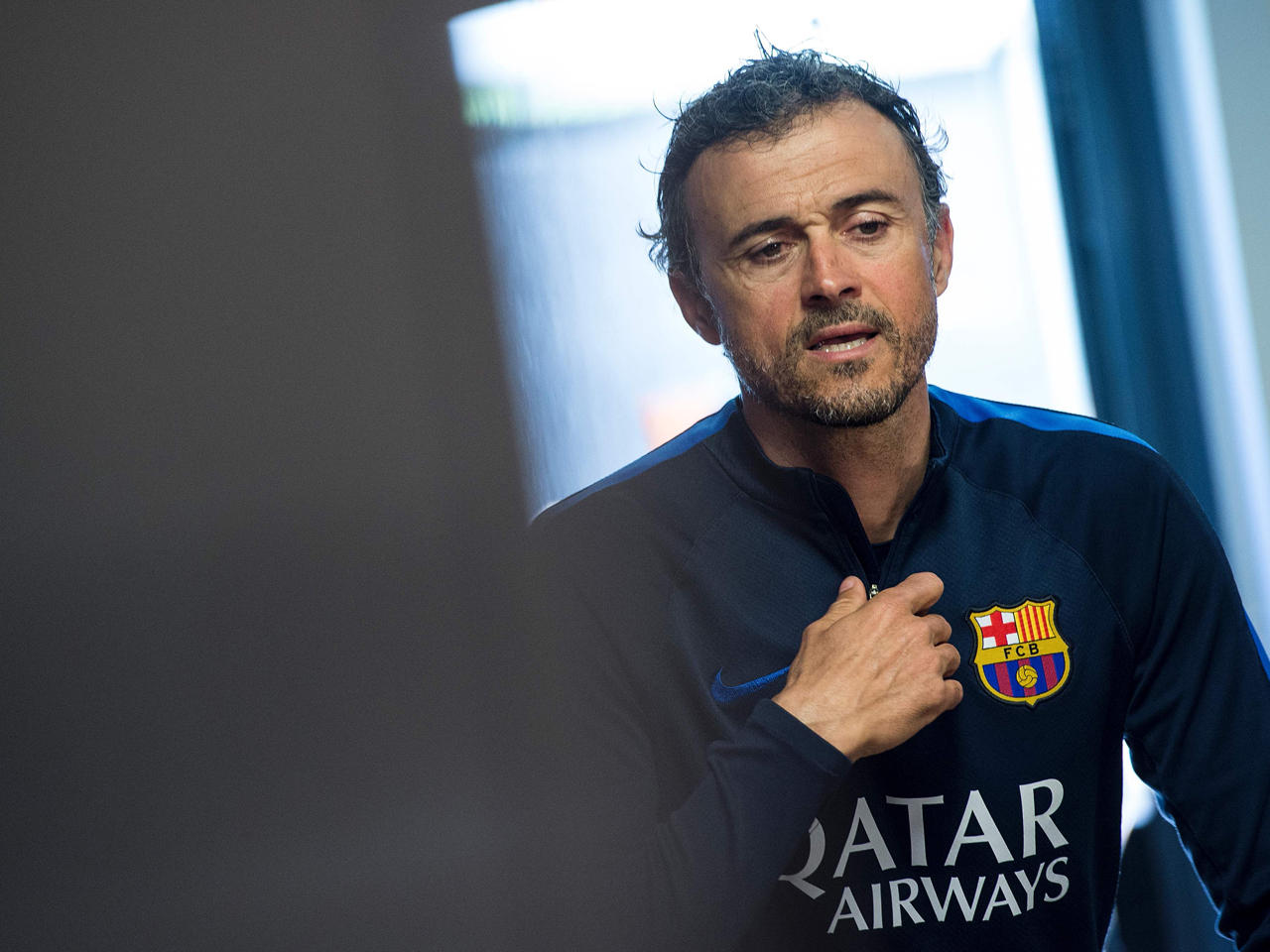 لويس إنريكي خلال المؤتمر الصحافي قبل مباراة الكلاسيكو