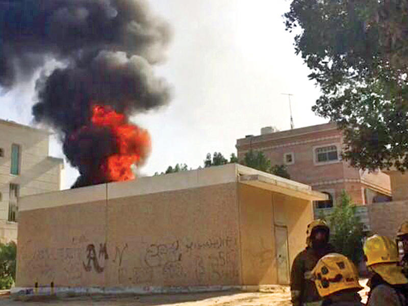 النيران تندلع من حريق المحول