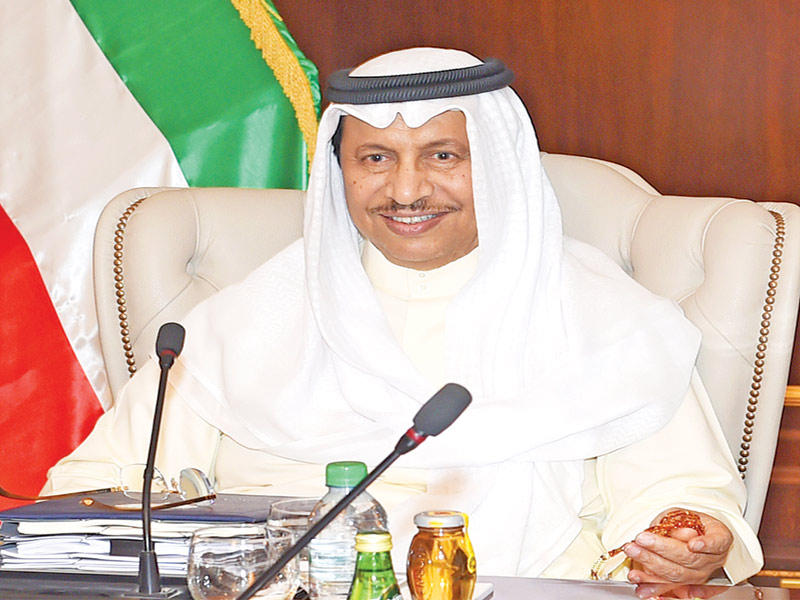 المبارك مترئساً اجتماع مجلس الوزراء أمس