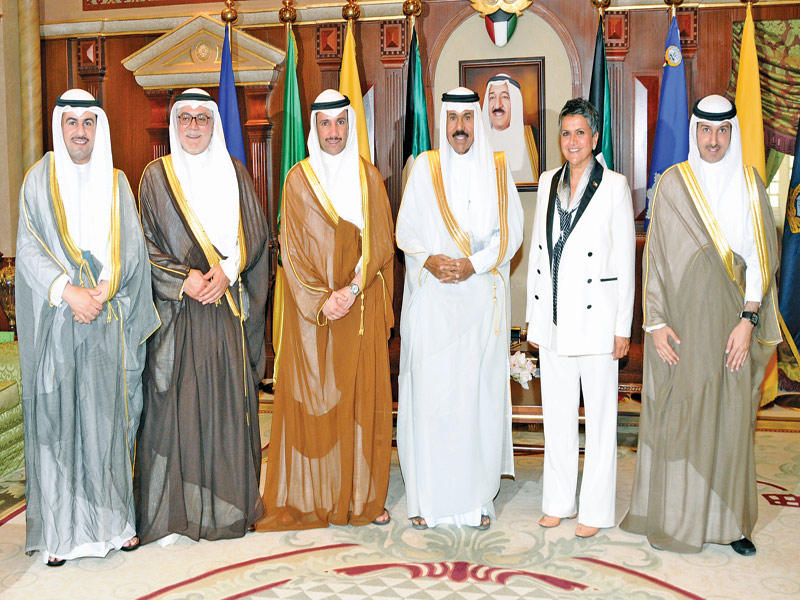 ولي العهد مستقبلا الغانم وعدداً من النواب