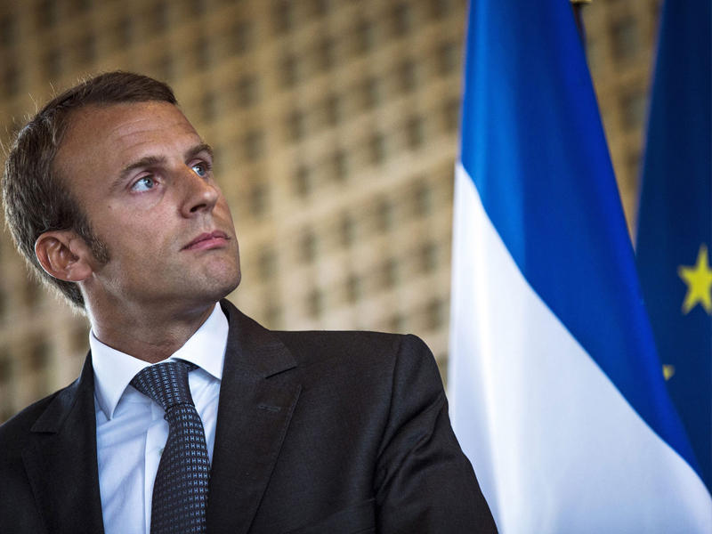 المرشح الوسطي إيمانويل ماكرون 