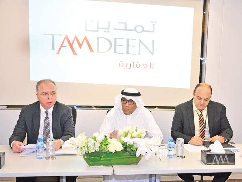 المرزوق خلال اجتماع الجمعية العمومية  اليوم  (تصوير جمال عبدالله)