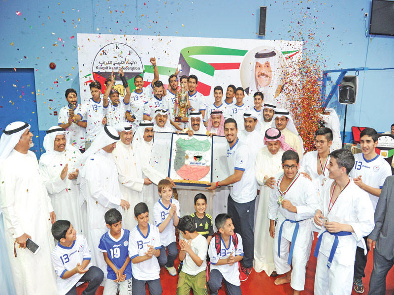 تتويج نادي الشباب