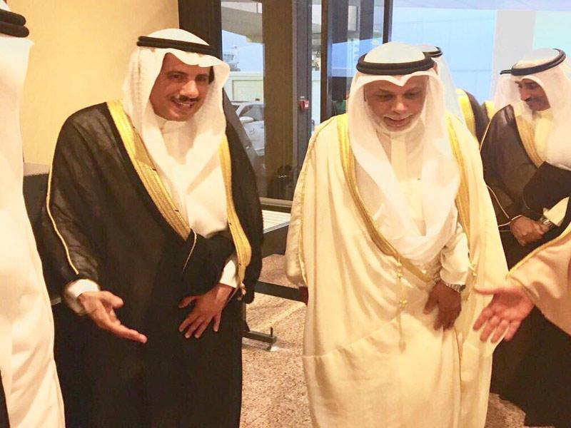 المطاوعة لدى وصوله إلى المنامة