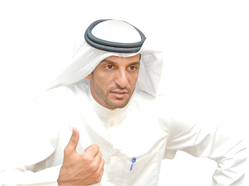 عضو مجلس إدارة التضامن رئيس جهاز الكرة طلال المرشاد