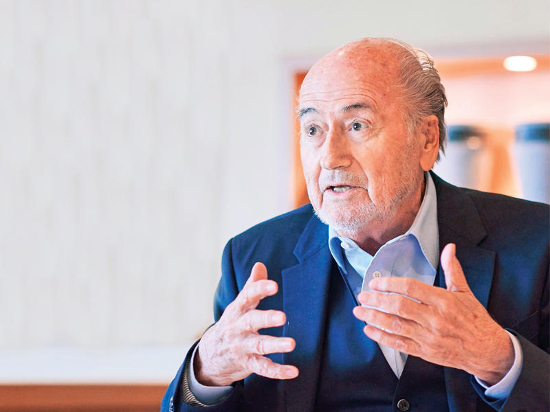  الرئيس السابق للاتحاد الدولي لكرة القدم السويسري جوزيف بلاتر