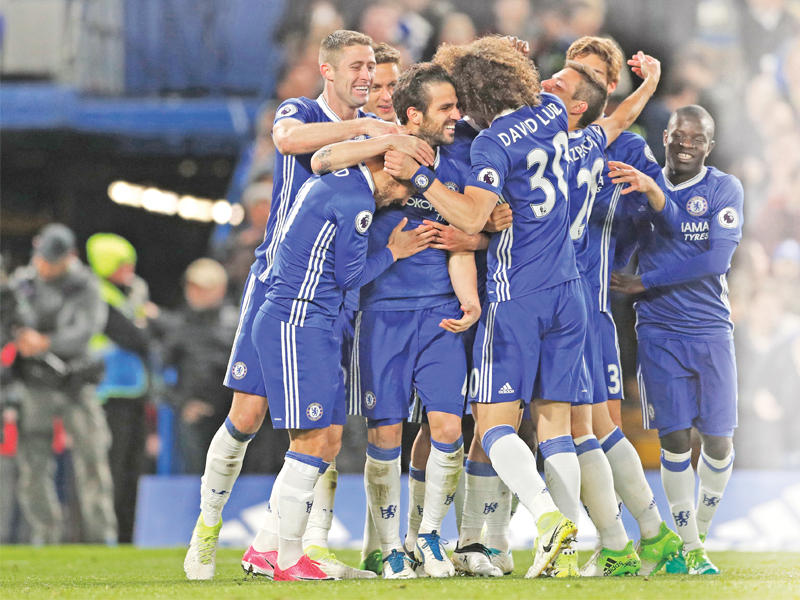 جانب من احتفالية لاعبي تشلسي خلال المباراة السابقة 