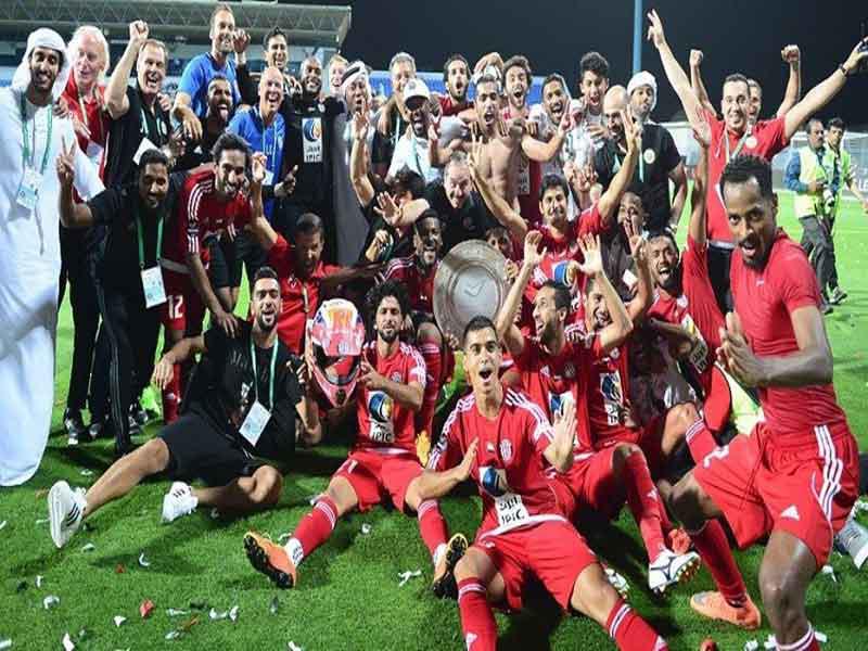 صورة جماعية لفريق الجزيرة الإماراتي 