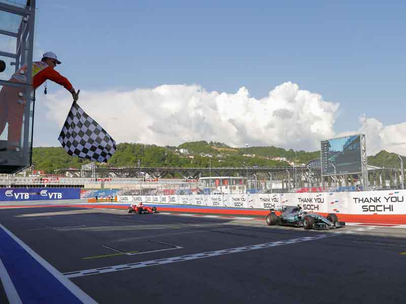 بوتاس لحظة وصوله إلى خط نهاية السباق