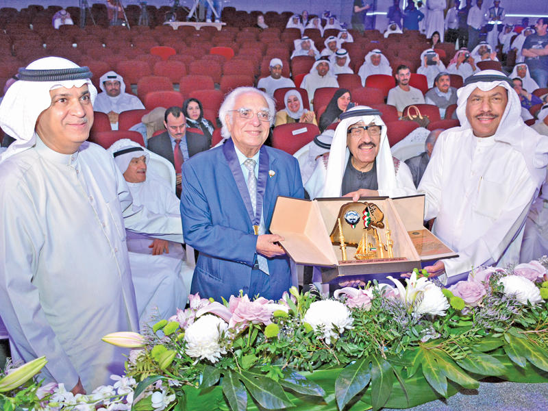 الديكان والمفرج واليوحة يكرمون البنا