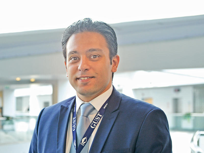  مدير مركز التطوير المهني والتعليم المستمر في جامعة الخليج للعلوم والتكنولوجيا صادق زبيدي