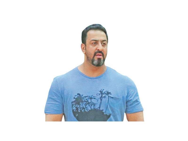 مدرب الفريق الاول لكرة السلة في النادي عبدالعزيز القلاف