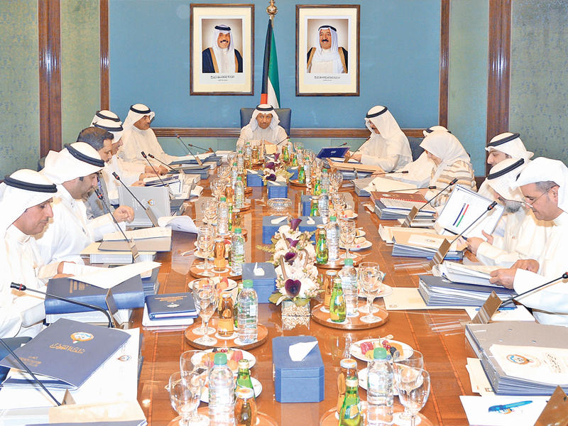 المبارك مترئساً اجتماع مجلس الوزراء أمس