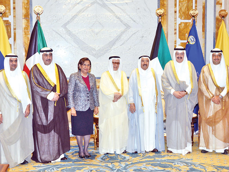 الأمير مستقبلاً مجلس أمناء جائزة «الحجرف» للأعمال الوطنيةn