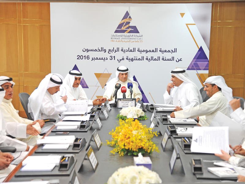 الرومي مترئساً «العمومية» (تصوير عوض التعمري)