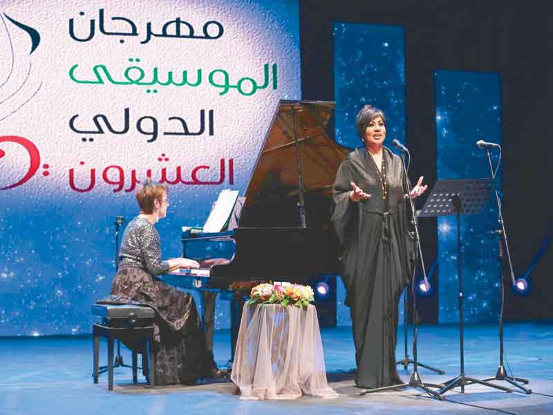 أماني الحجي وكانجيفا على البيانو