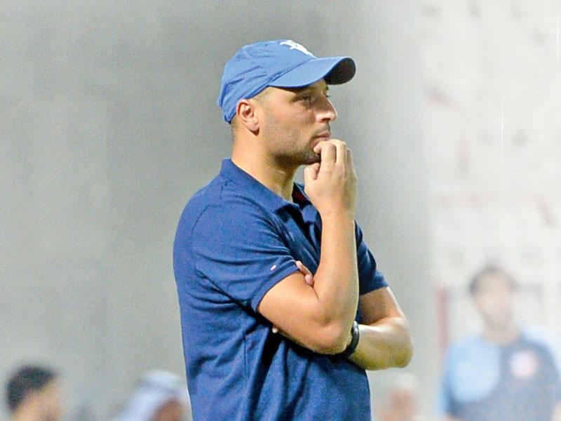 مدرب فريق الفحيحيل لكرة القدم التونسي حاتم المؤدب