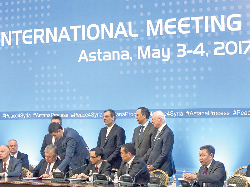 المندوب الروسي يوقع وثيقة المناطق الآمنة